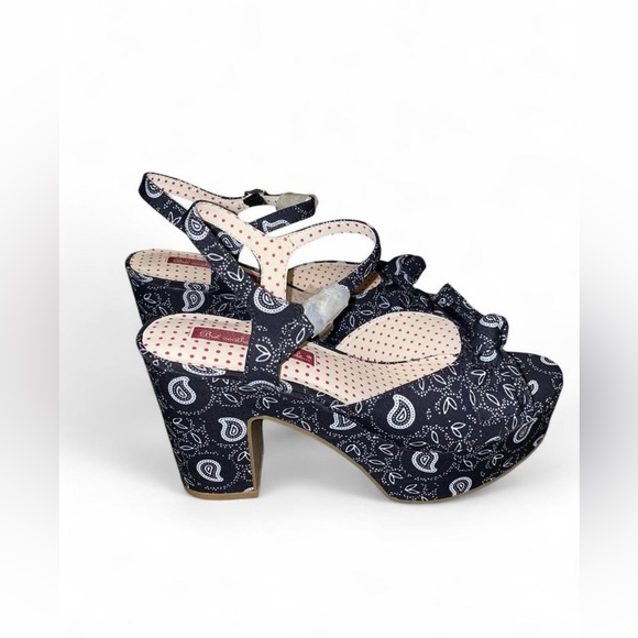 B.A.I.T Black & white paisley print block heel platform sandals 8 New w/o box - Picture 3 of 7